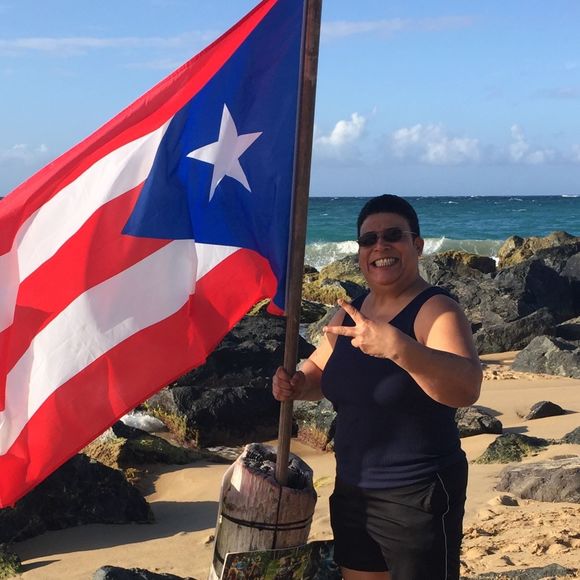 Meet your Posher, Dee - Picture 1 of 1